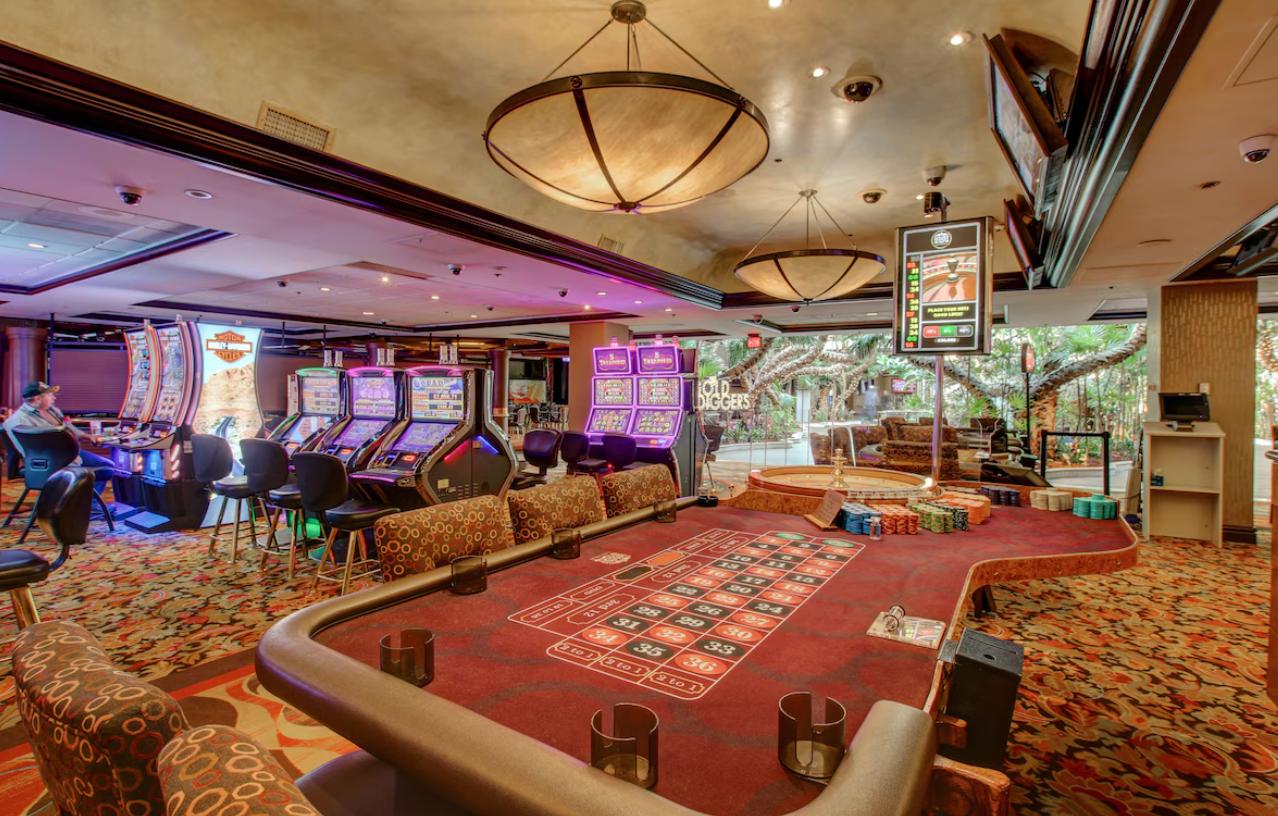 Golden Nugget Laughlin – Luxury by the River